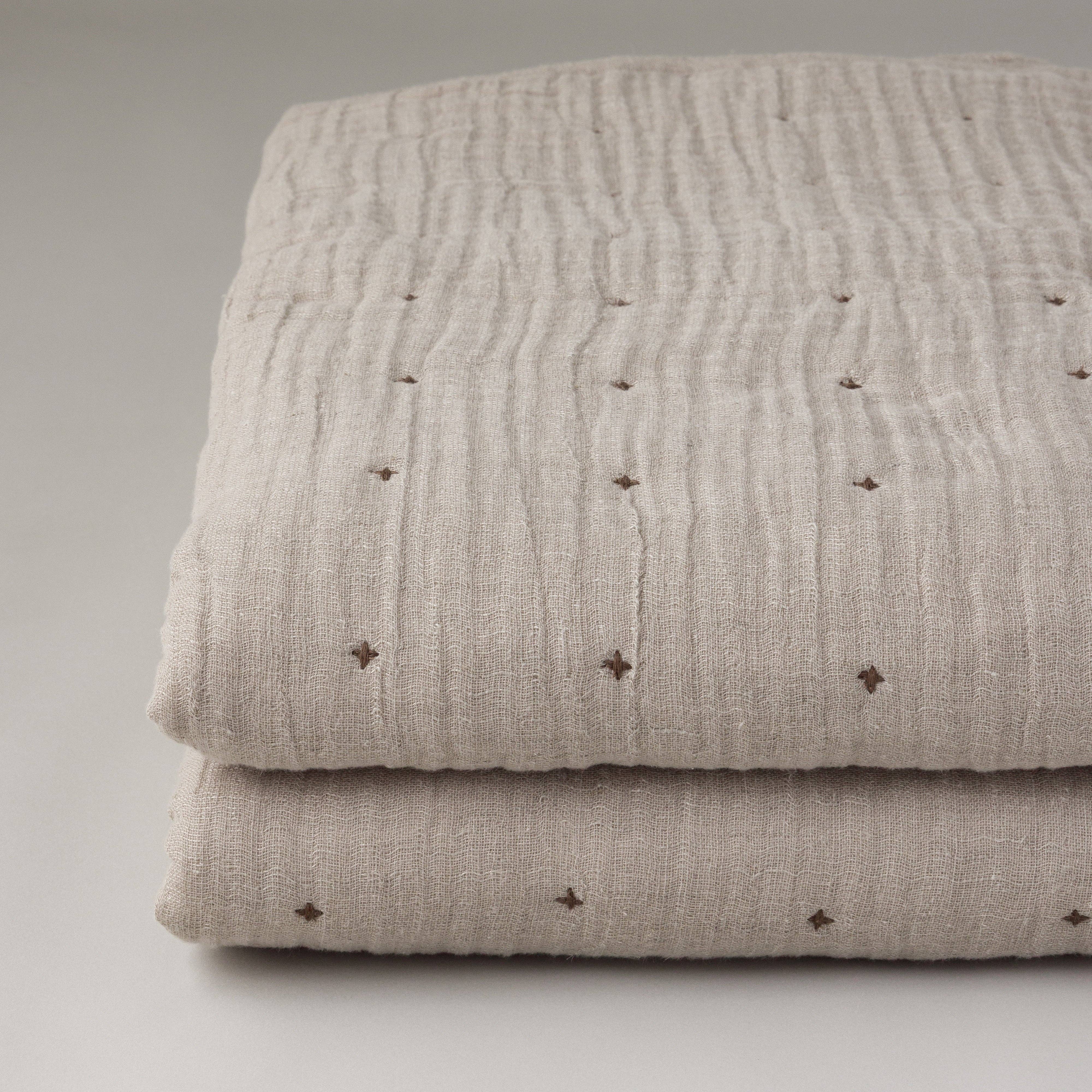 Tack Stitch Quilt: WHITE