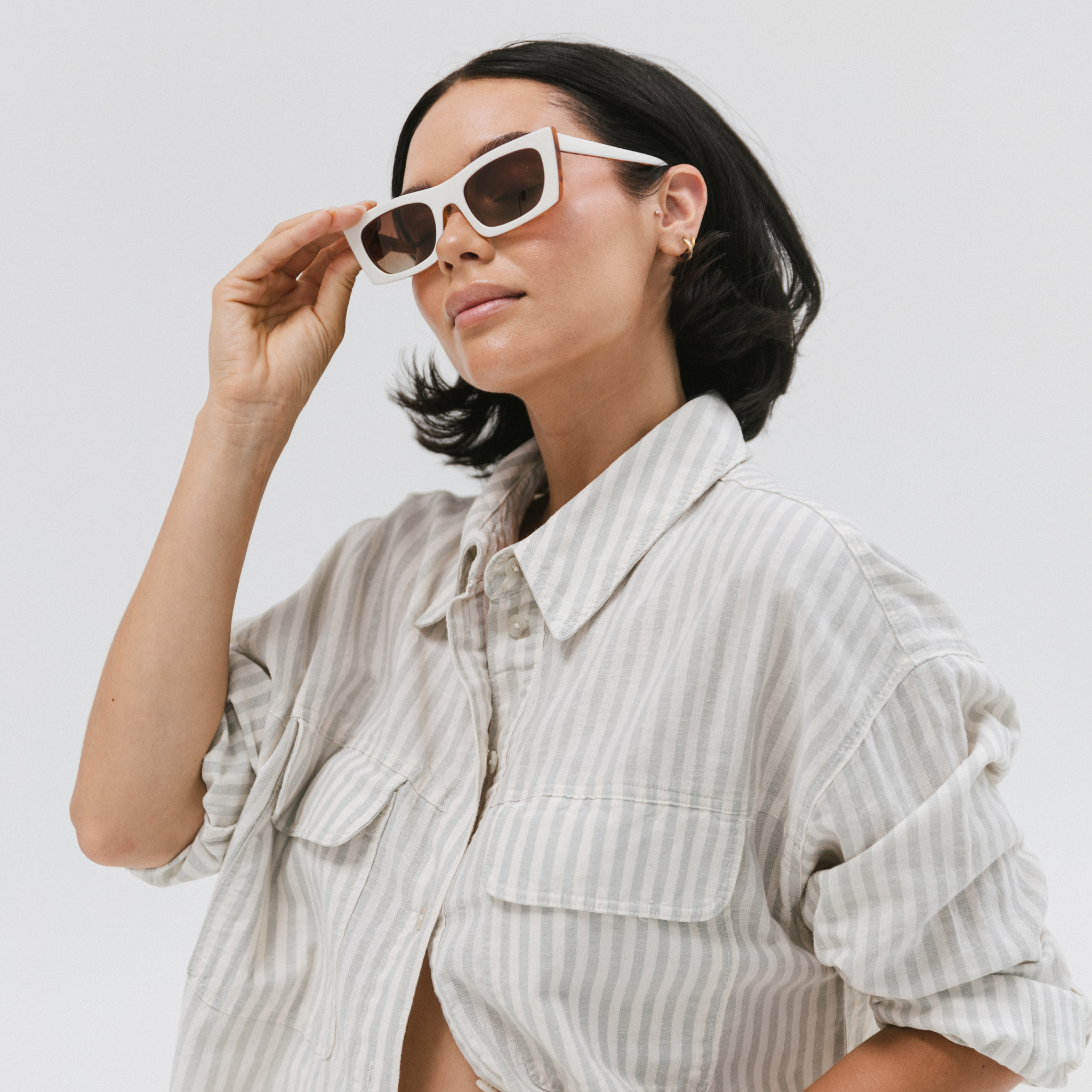 Jackie Rectangle Sunglasses: Black