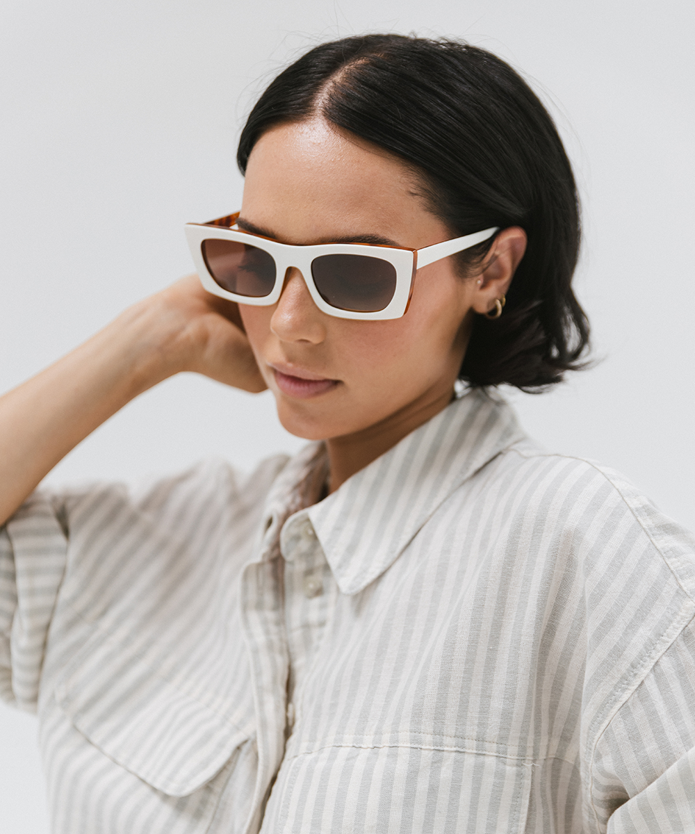Jackie Rectangle Sunglasses: Black