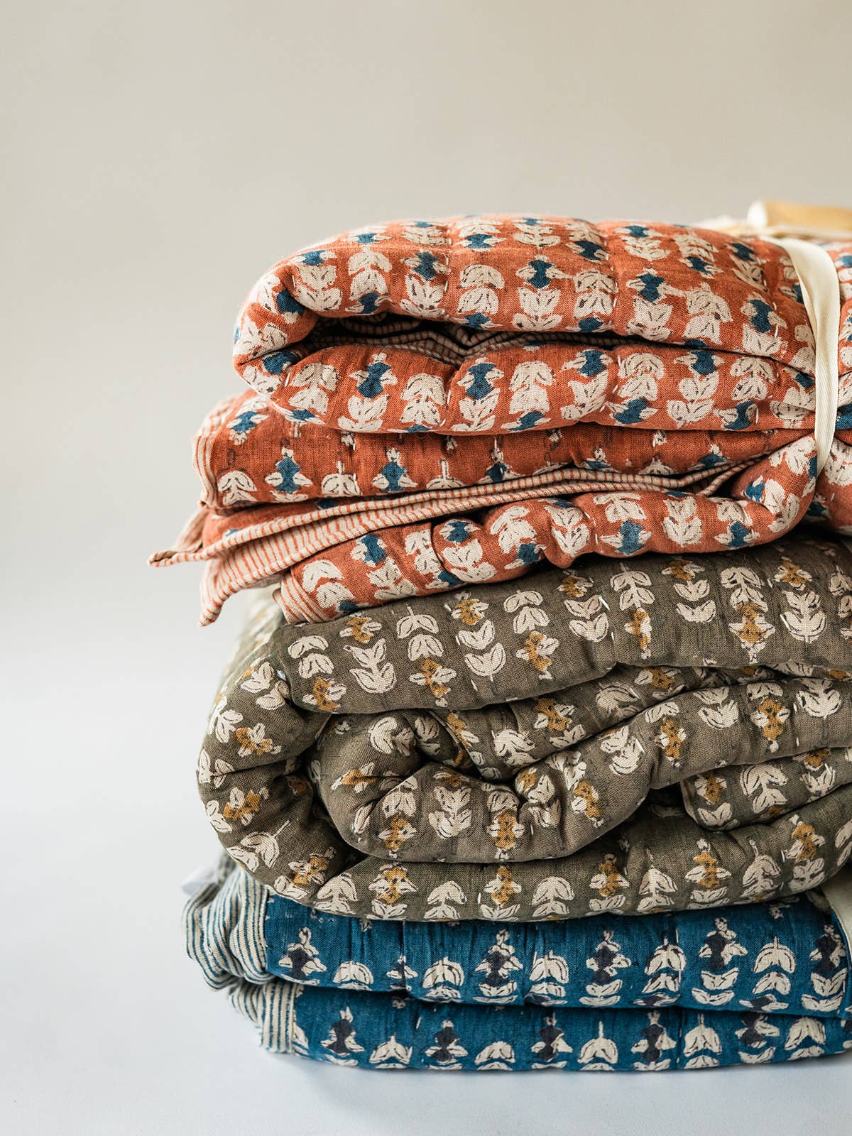 Blossom Block Print Quilt: DARK BLUE / KING/CAL KING