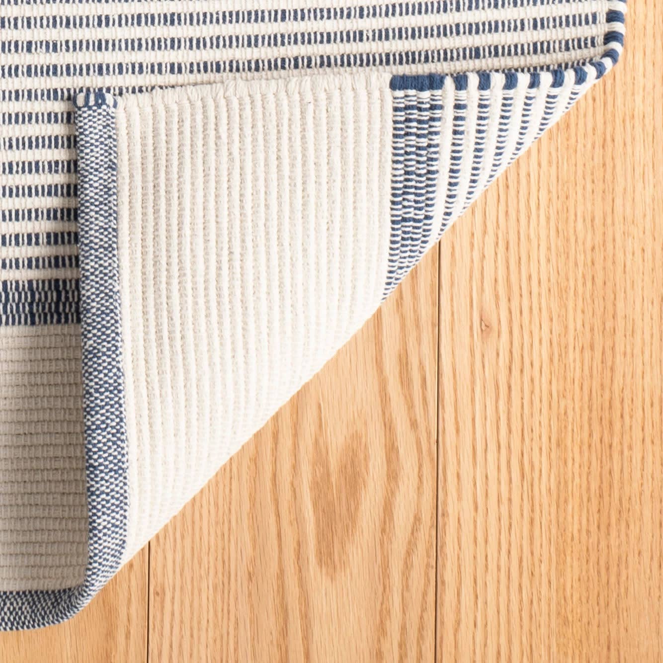 La Mirada Handwoven Cotton Rug | Navy: 8' x 10'
