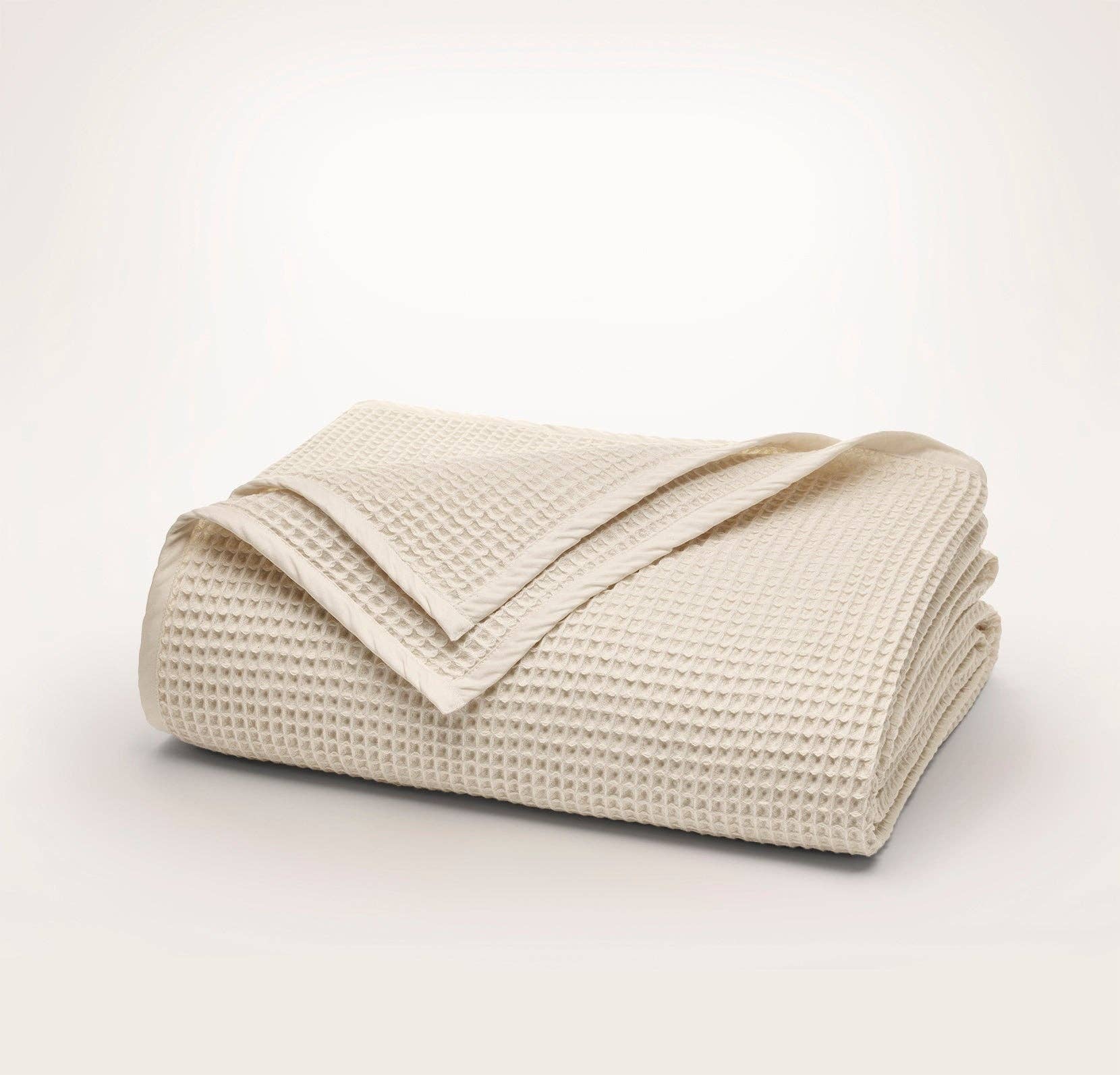 Waffle Bed Blanket: White / King/Cal. King