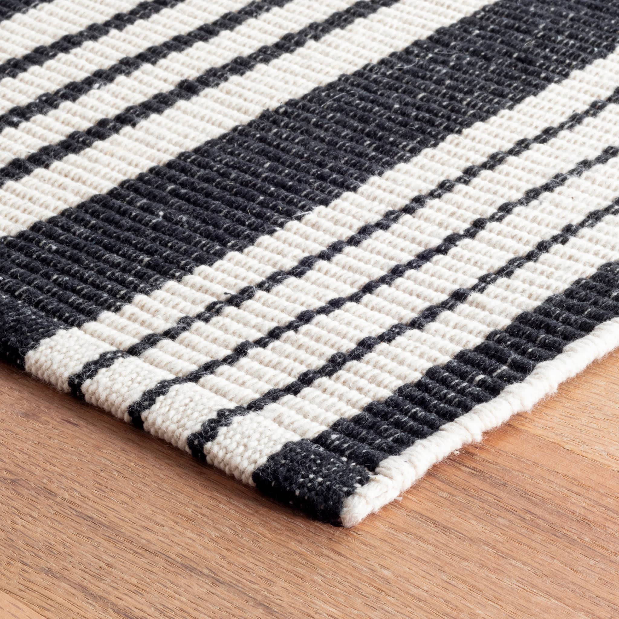 Birmingham Handwoven Cotton Rug | Black: 4' x 6'