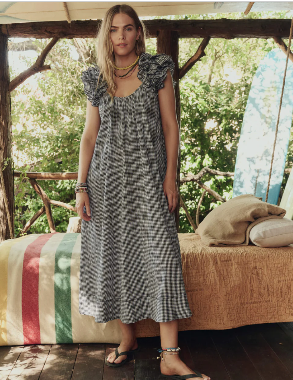THE RUFFLE COVERUP