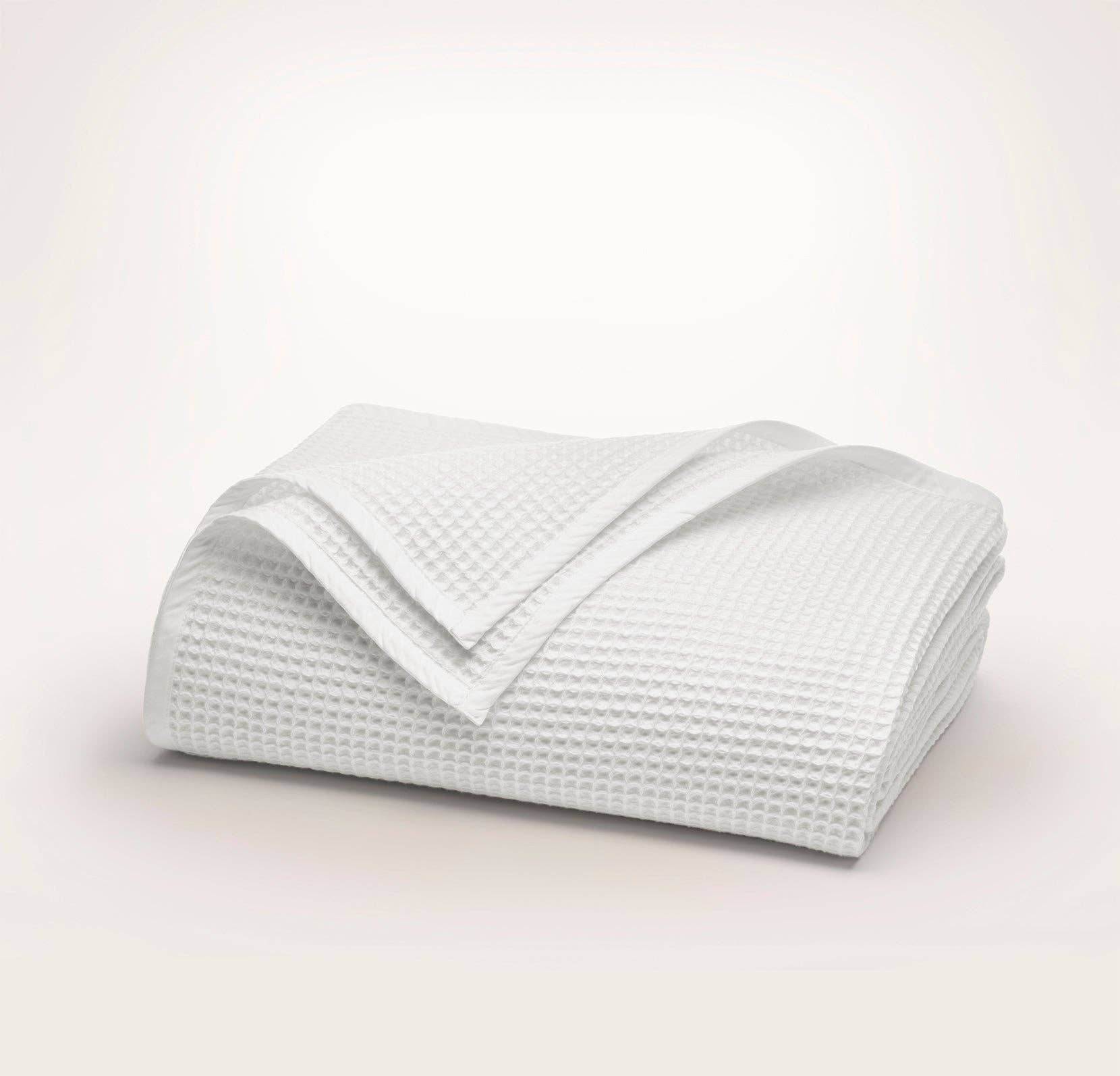 Waffle Bed Blanket: White / King/Cal. King