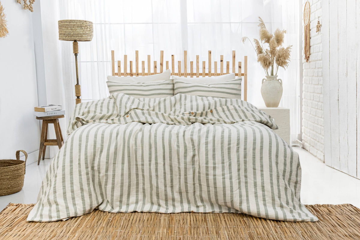 Organic Muslin Duvet Cover Set with Fitted Sheet and Pillowcases – Hypoallergenic Cotton Bedding: Queen 90 x 90 in (230 x 230 cm) / White