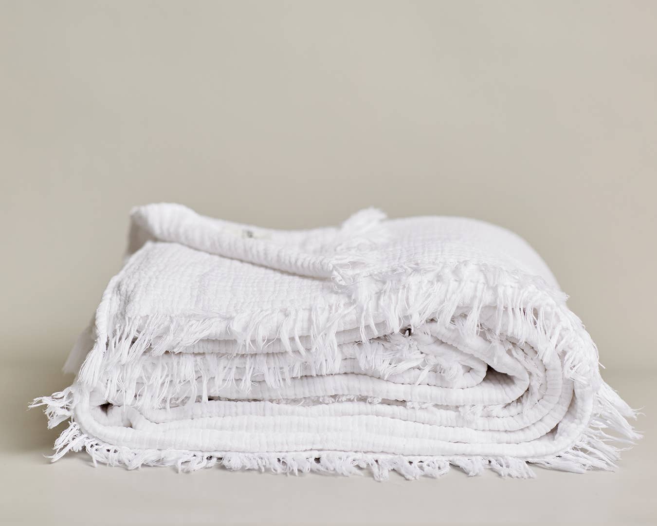 Enes Bed Cover | White