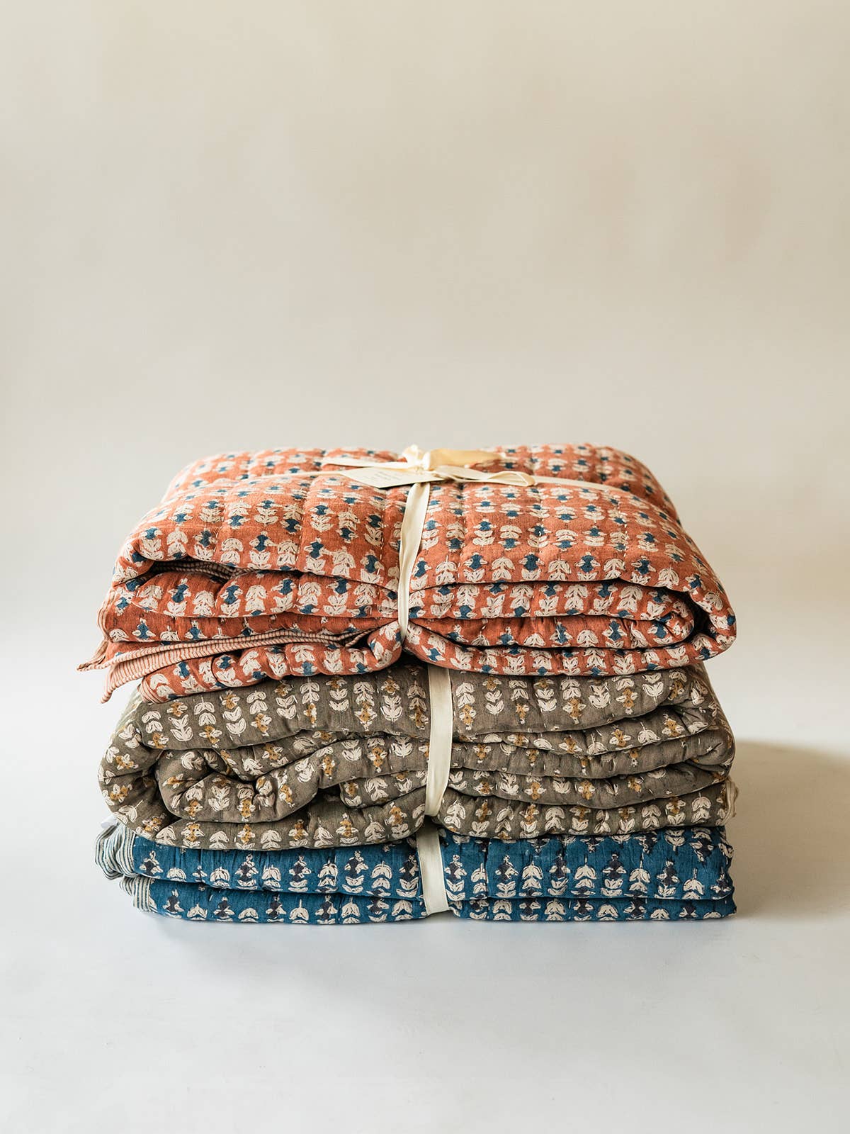 Blossom Block Print Quilt: DARK BLUE / KING/CAL KING