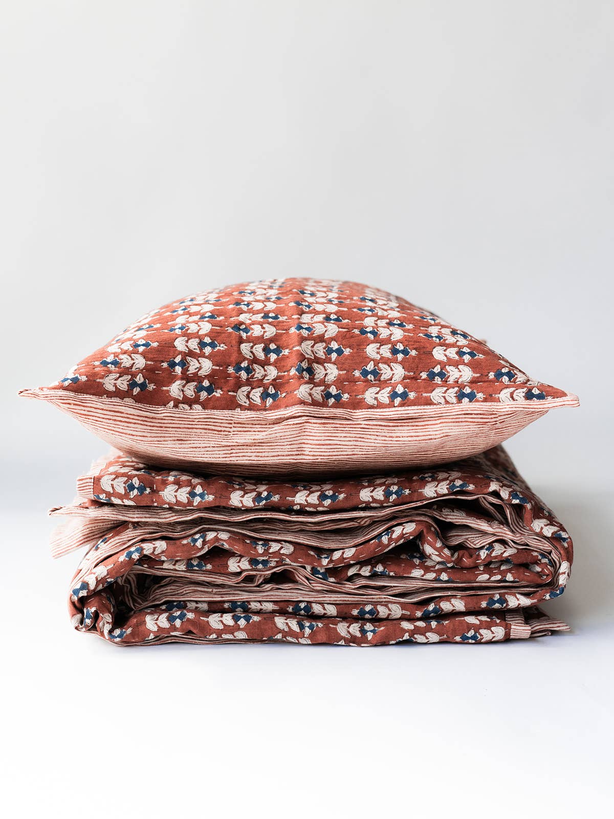 Blossom Block Print Quilt: DARK BLUE / KING/CAL KING