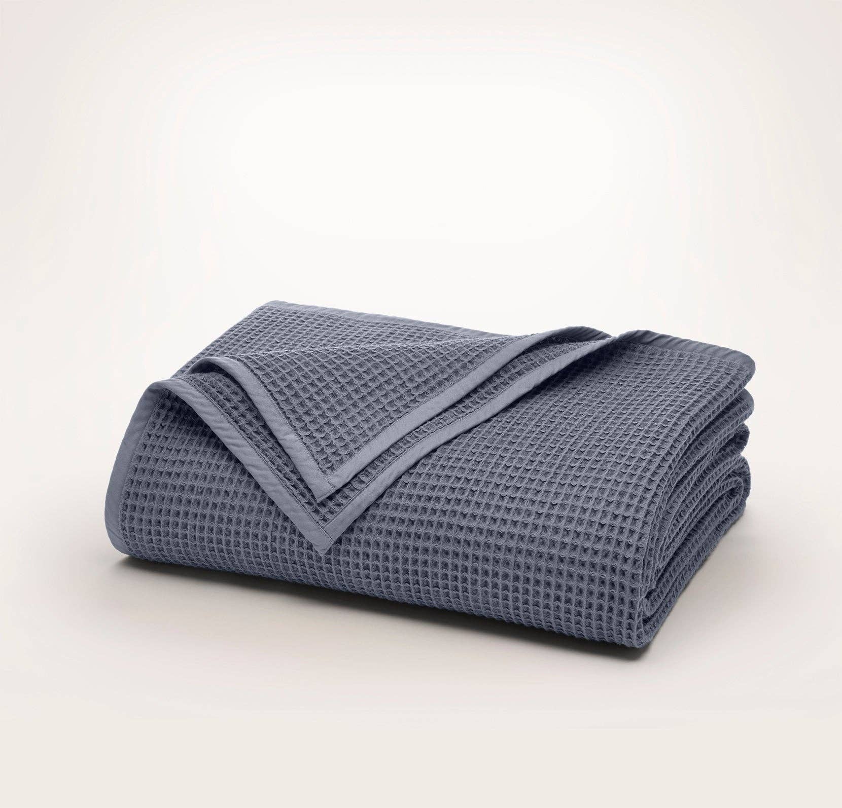 Waffle Bed Blanket: White / Full/Queen