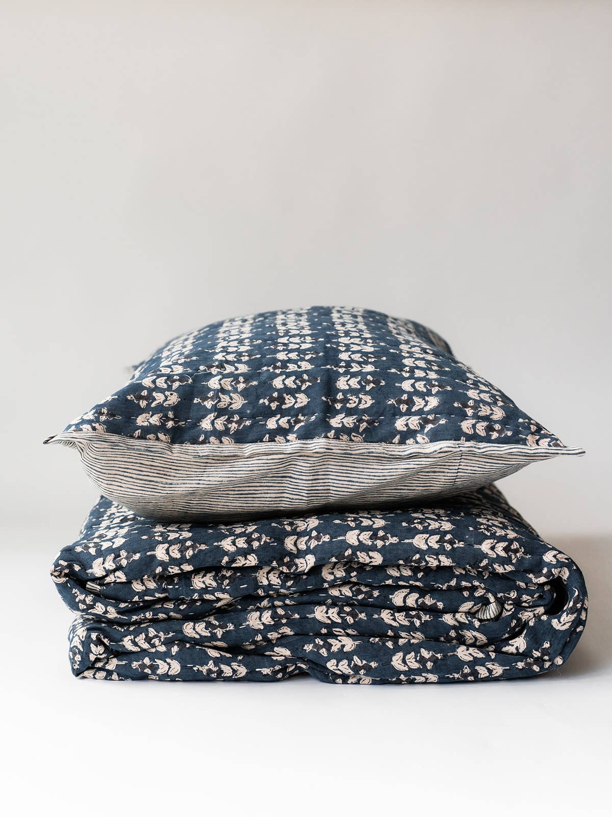 Blossom Block Print Quilt: DARK BLUE / KING/CAL KING