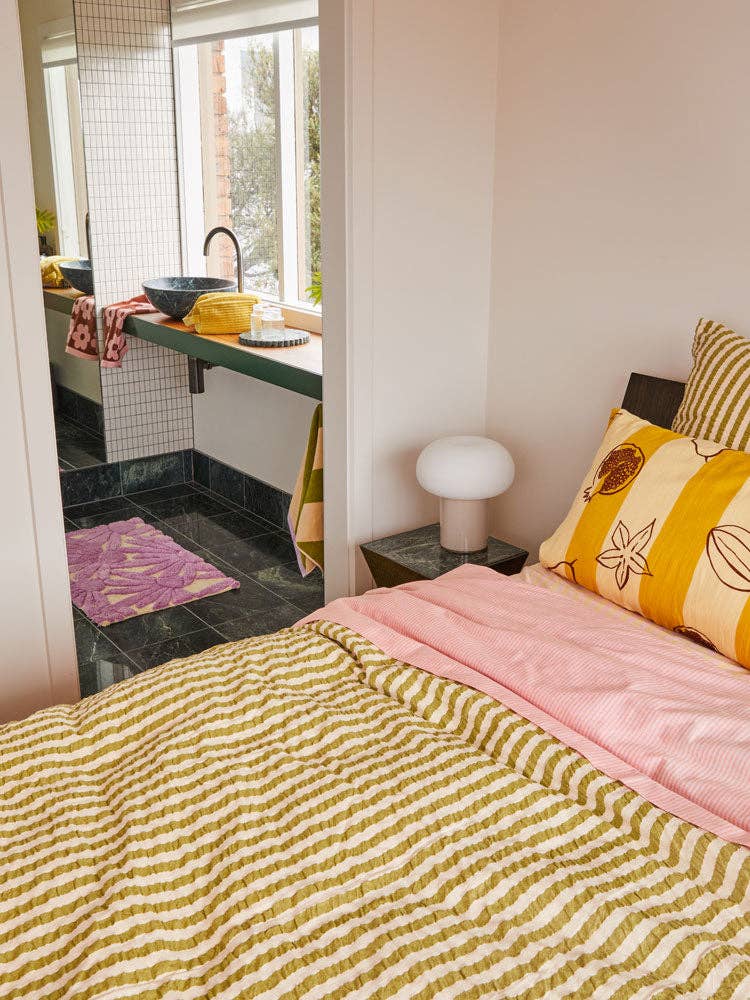 Pistachio Seersucker Quilt Cover: King