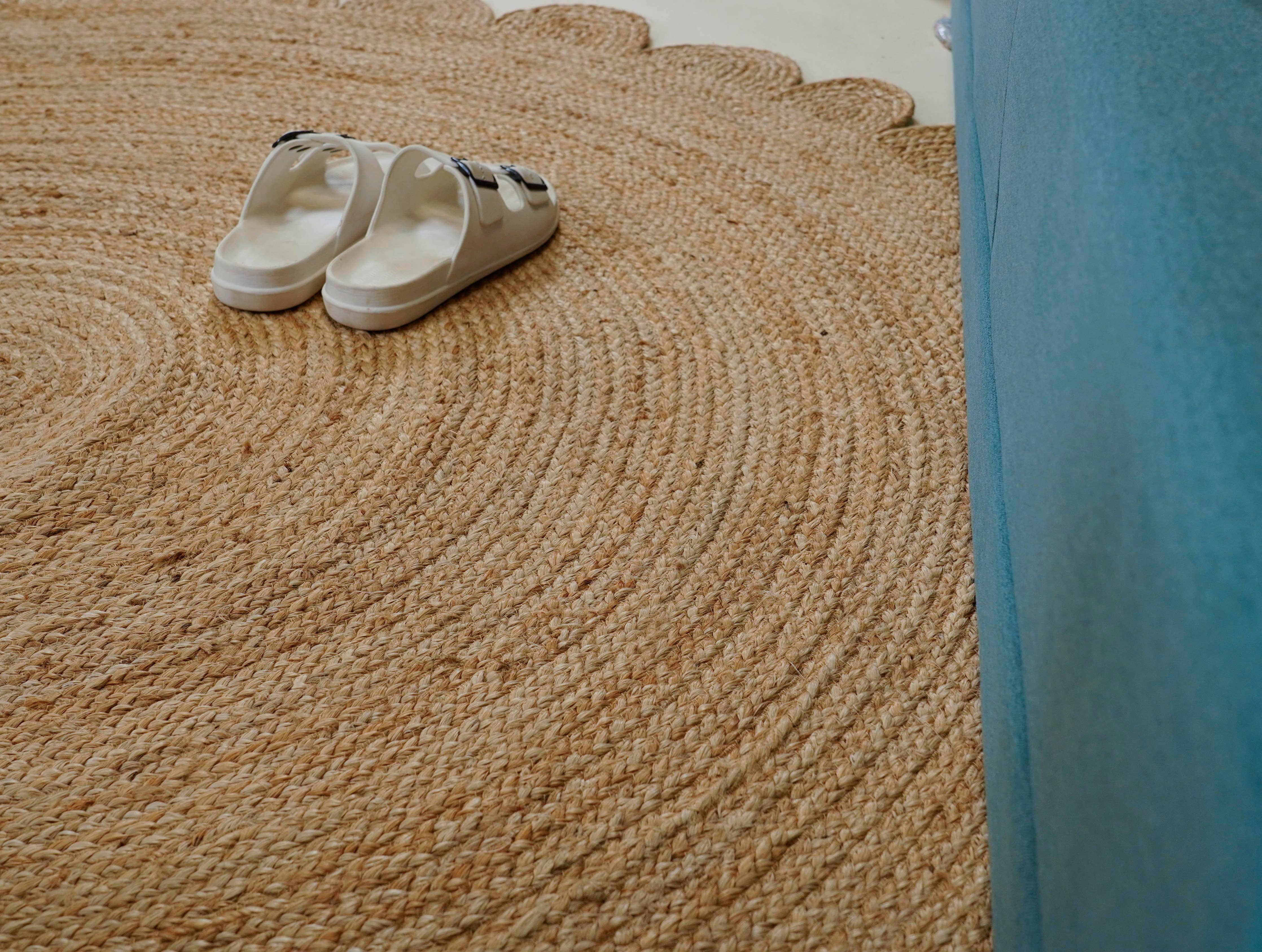 Natural Round Scalloped Jute Rug Circular Area Jute Rug: 4x4 Feet
