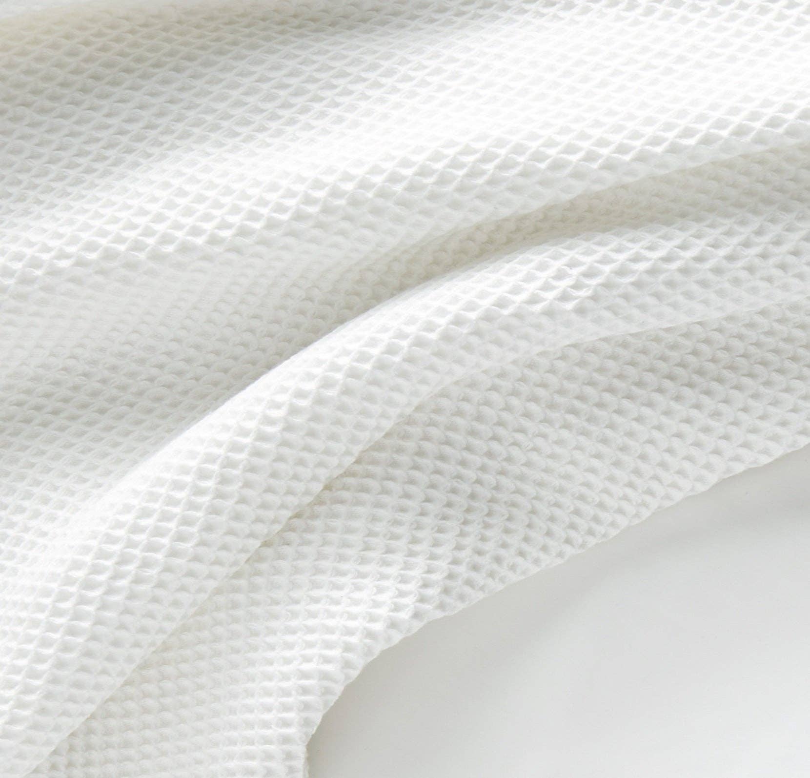 Waffle Bed Blanket: White / Full/Queen