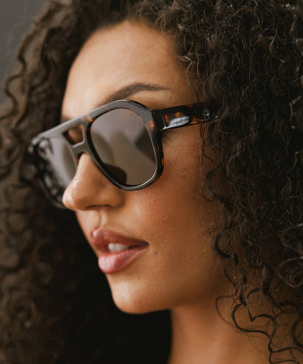 Goldie Aviator Sunglasses: Tortoise