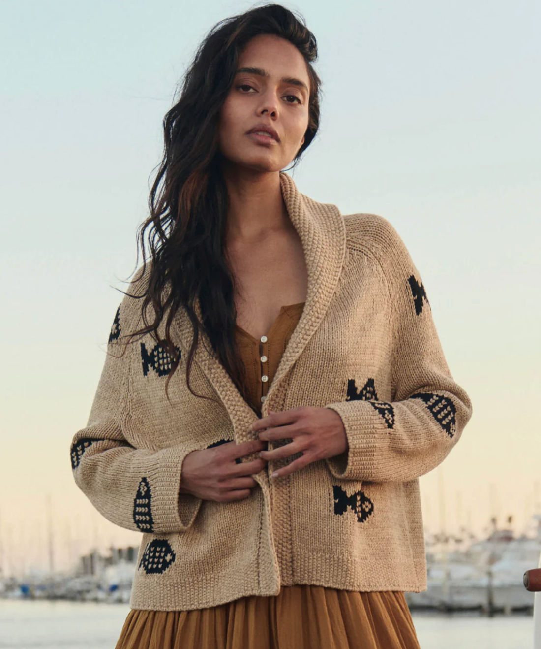 THE SWIMMING FISH LODGE CARDIGAN