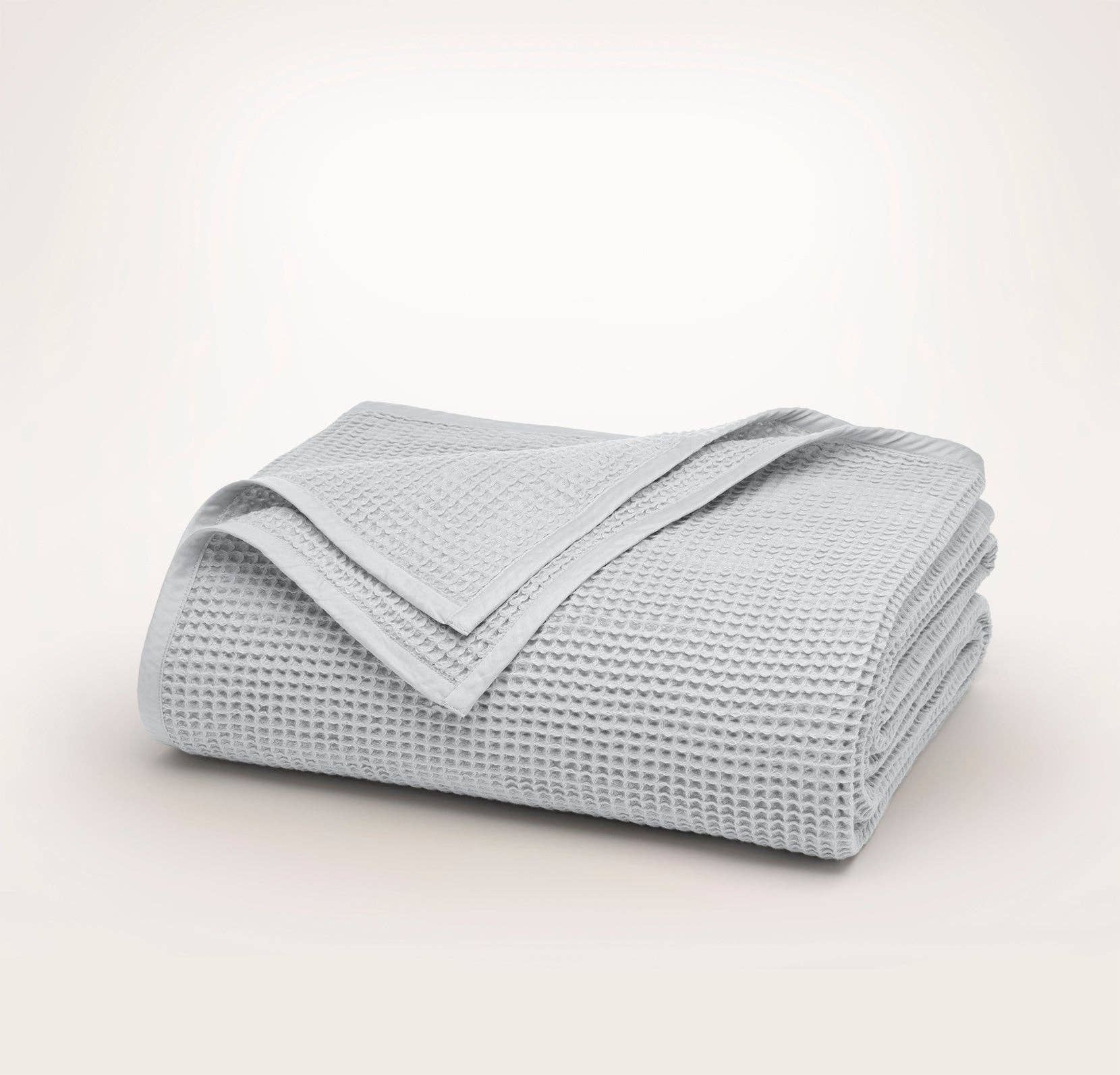 Waffle Bed Blanket: White / King/Cal. King