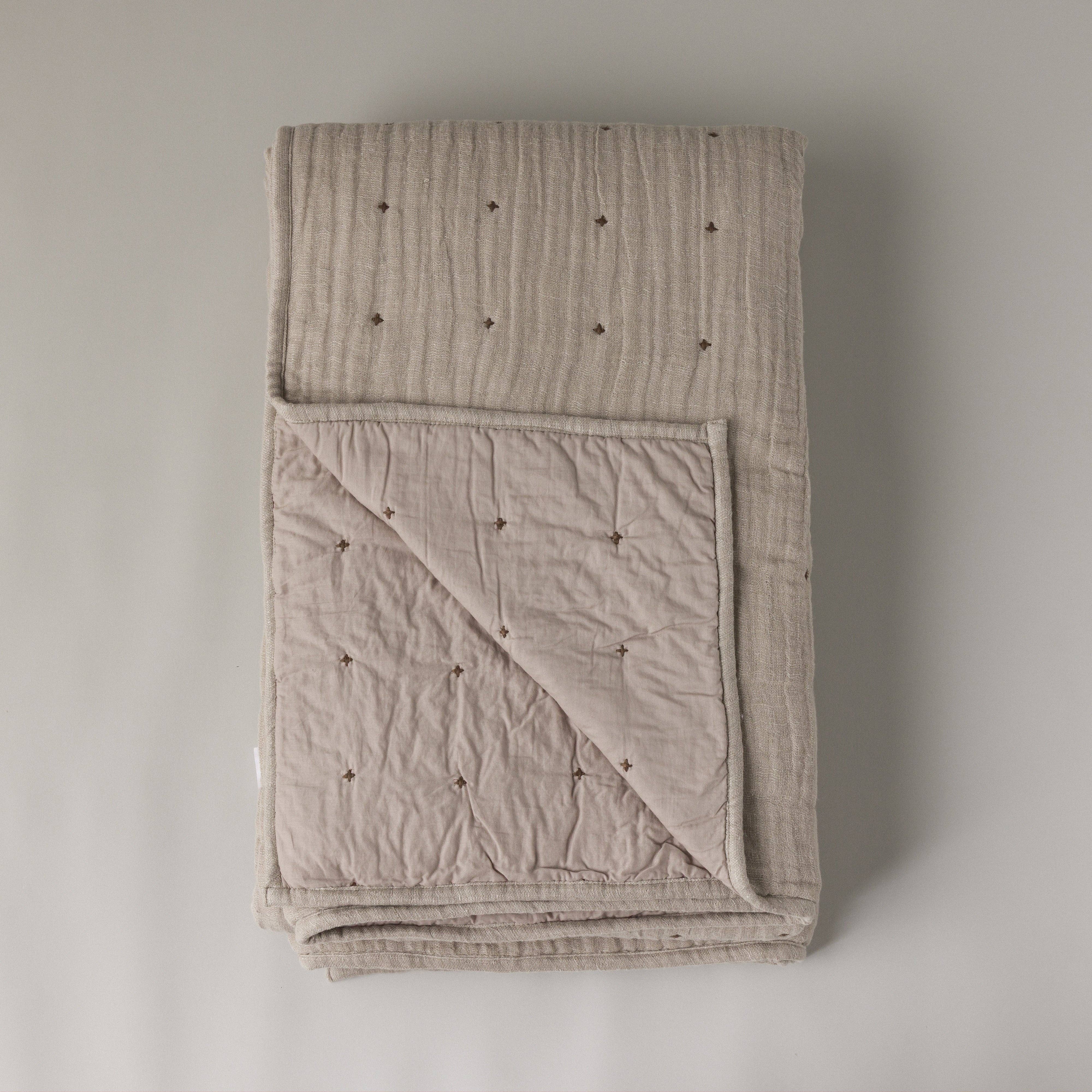 Tack Stitch Quilt: WHITE