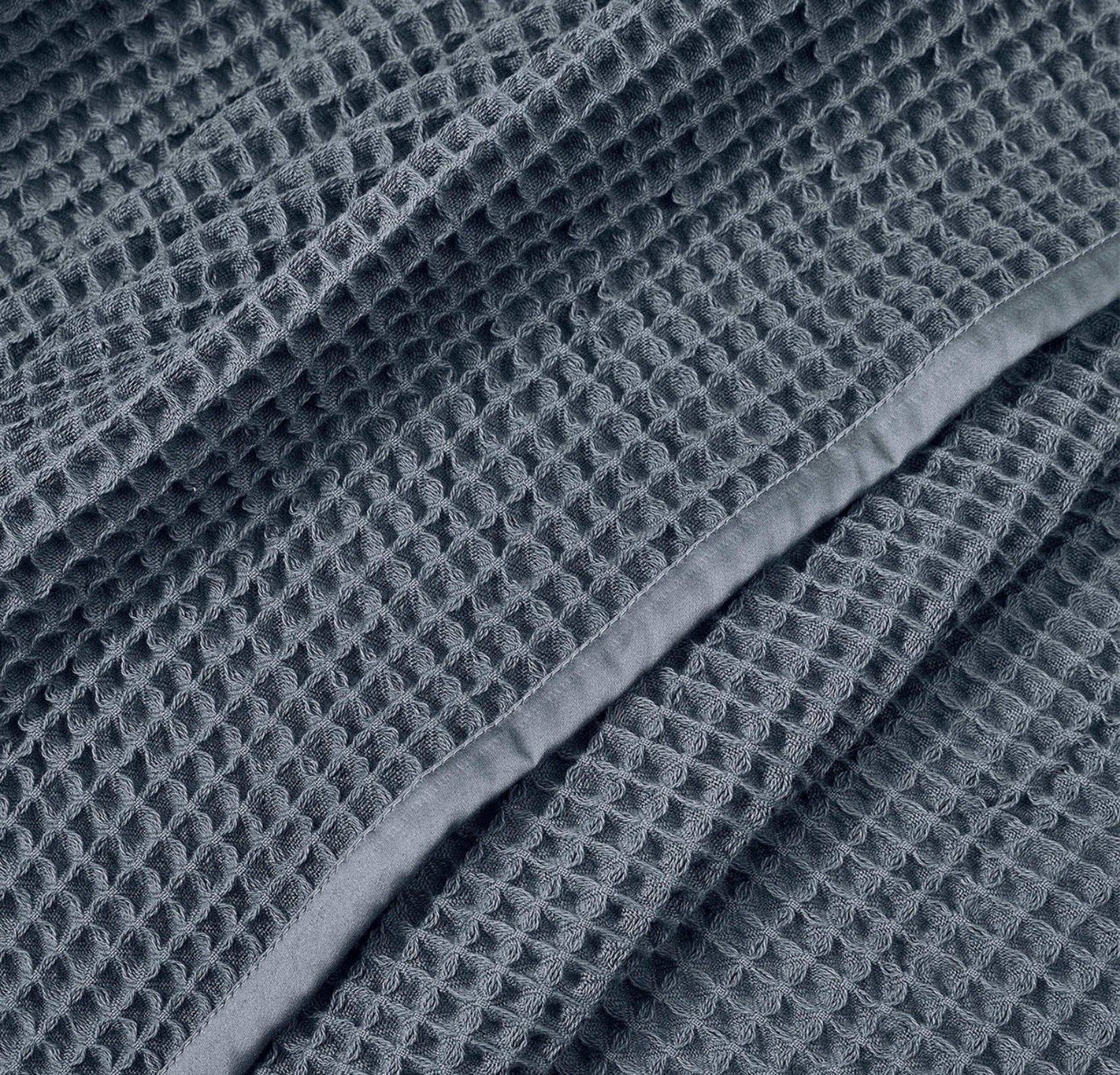 Waffle Bed Blanket: White / Full/Queen