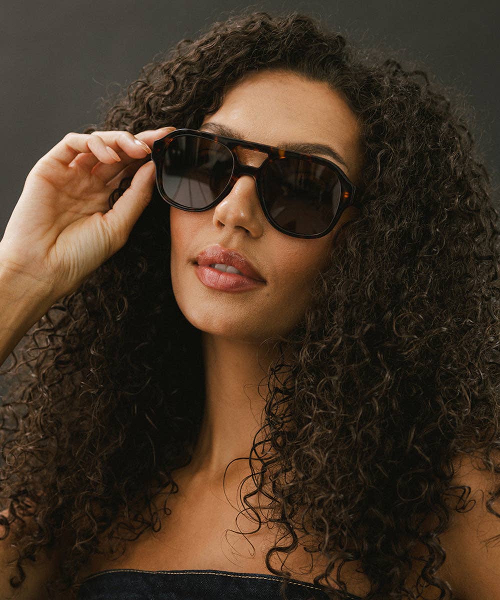 Goldie Aviator Sunglasses: Tortoise