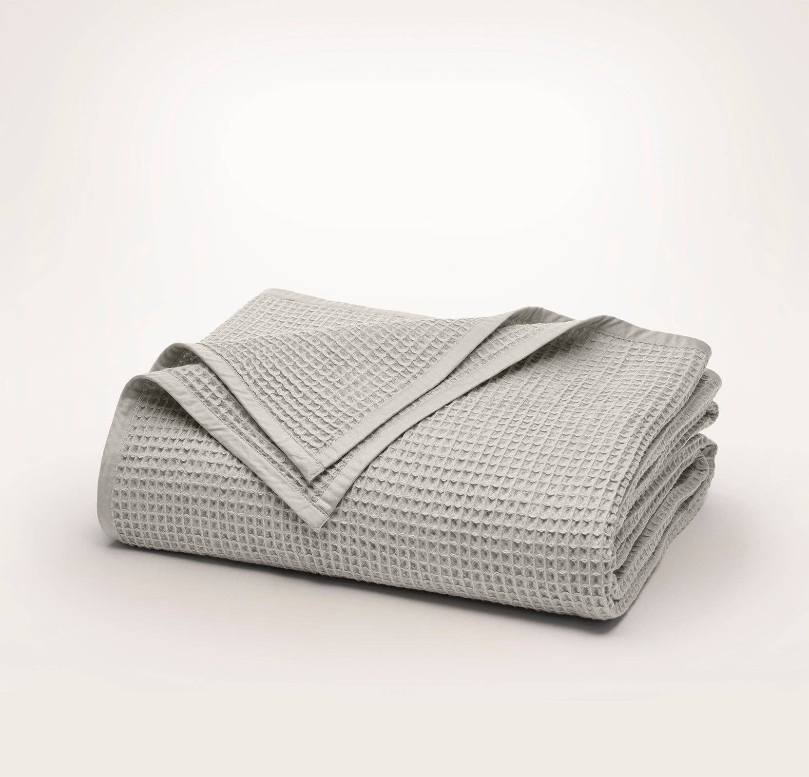 Waffle Bed Blanket: White / King/Cal. King
