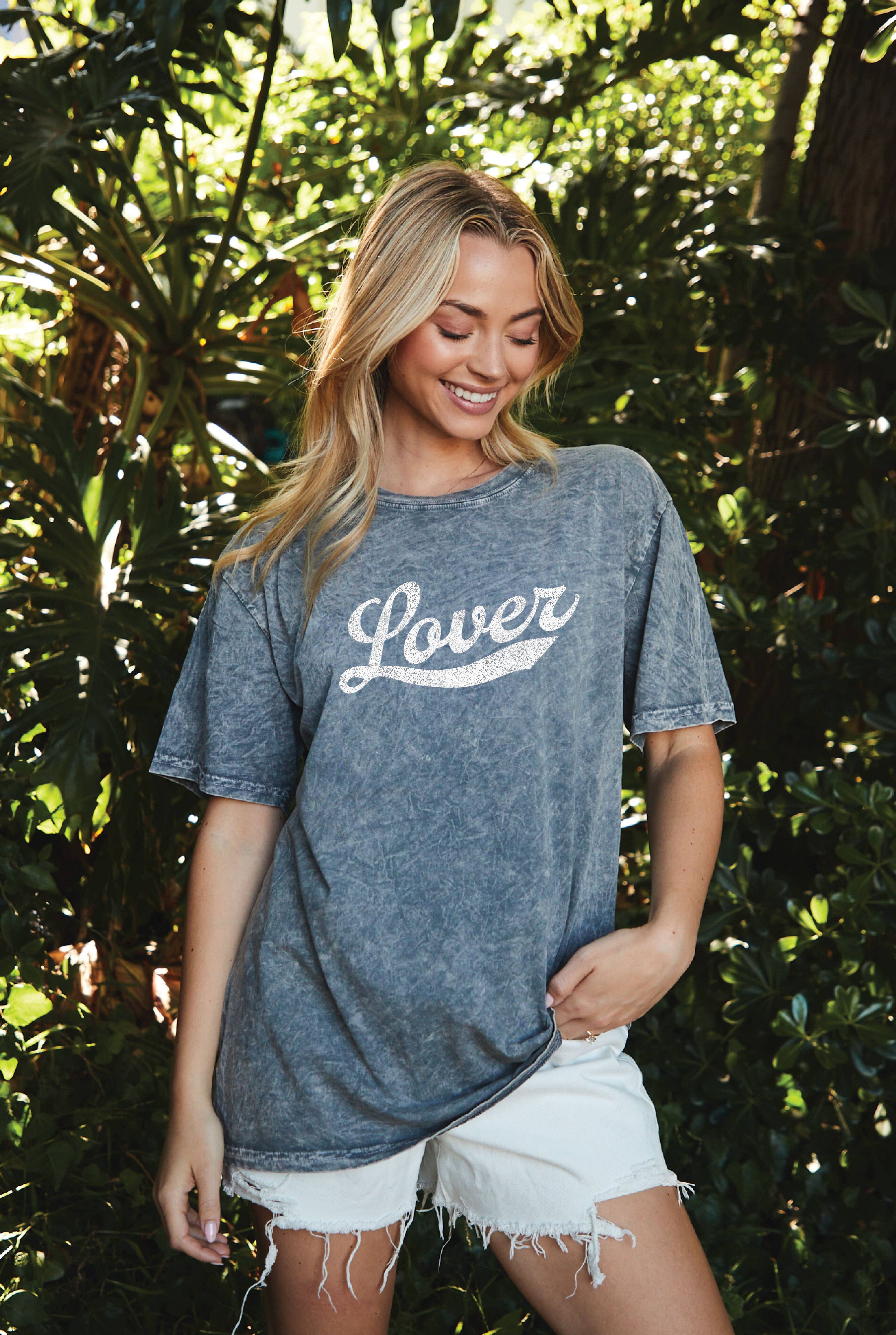 LOVER Oversized Graphic Top: SOFT PINK / L/XL