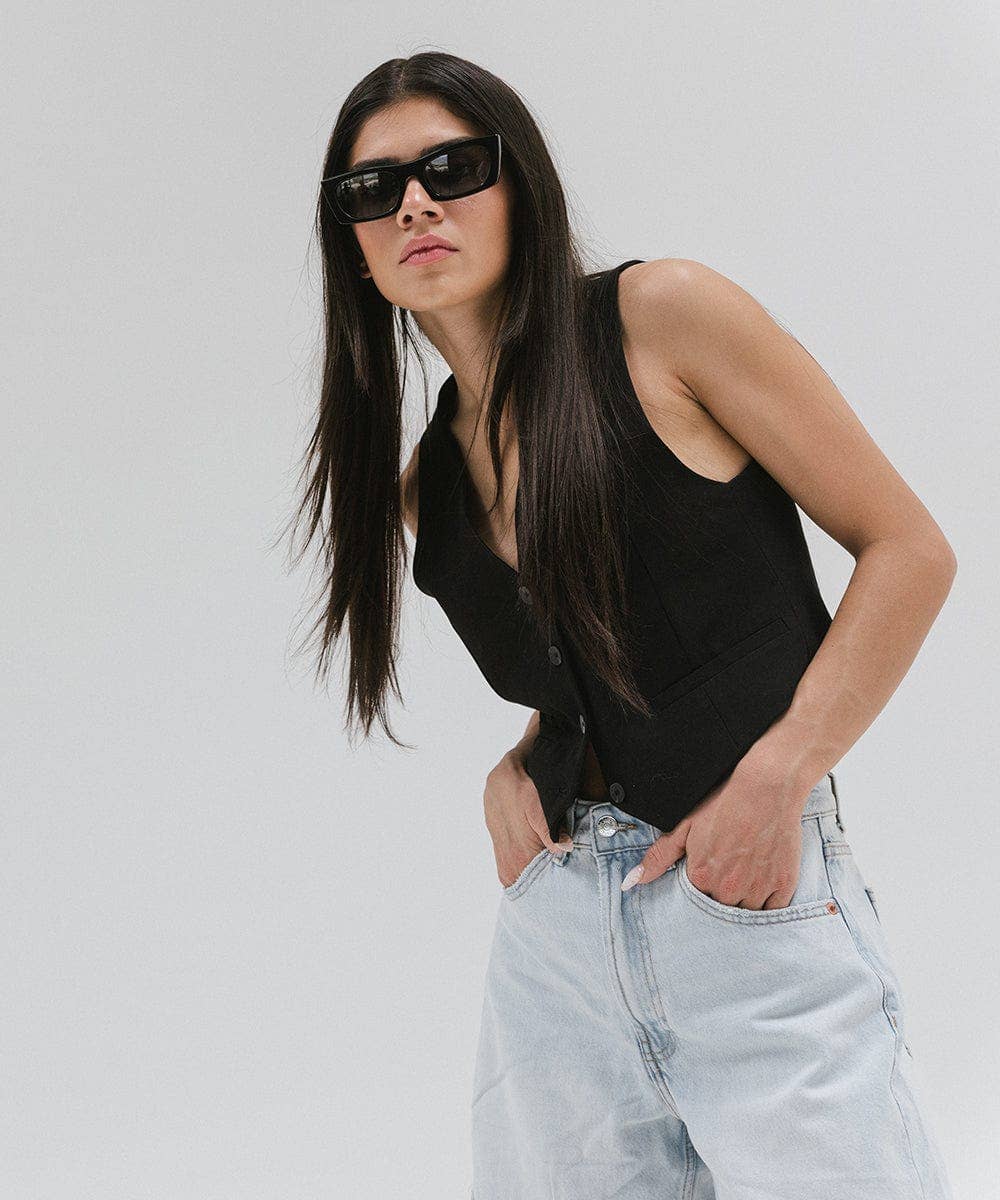 Jackie Rectangle Sunglasses: Black