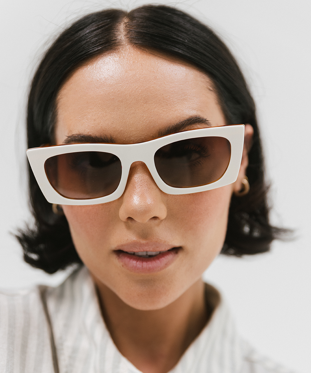 Jackie Rectangle Sunglasses: Black